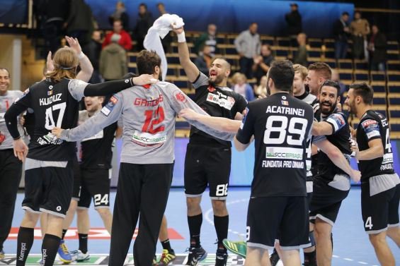 FCDBpunctRo's tweet photo. Riihimäen Cocks🇫🇮 31:32 CS Dinamo Bucuresti🇷🇴 (la pauza 17:15) https://t.co/Osn5HNHy5D https://t.co/zoU9I9wPO0