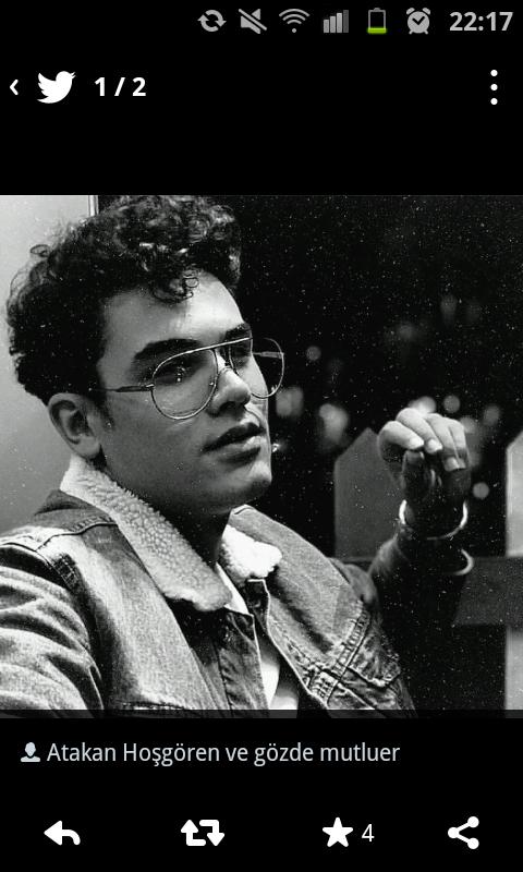 Atakanın gözlüğünden buldum 150 lira dedi Bir yandan Burak ve 180 lira bir yandan Atakan ve 150 lira. Öğrenciyiz aq