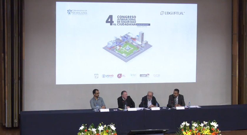 causaencomun's tweet photo. "Para que un país esté en un camino promisorio, tendríamos que tener los índices delictivos a la baja y los procesos de desarrollo institucional arriba, México está al revés; vamos para atrás". @japolooteyza en el #CICS2018 https://t.co/MQ0Lv4SQk2 @UDGVirtual_SUV https://t.co/I31iP4eFhh