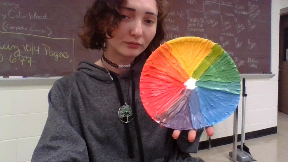 KaylieBarnes1's tweet photo. learning the color wheel in class @TRogers_Cosmo https://t.co/ZzMVPmOEgT
