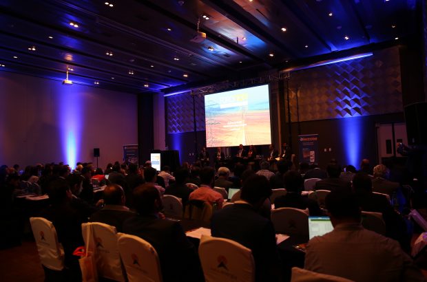 r_electricidad's tweet photo. Un proceso de descarbonización ordenado y certero es lo que se planteó en el XVI #ForoNor 2018, realizado en Antofagasta. Sepa todos los detalles en nuestro sitio web ▶️ https://t.co/q0qJYD9qz5 https://t.co/phV82l5dYq