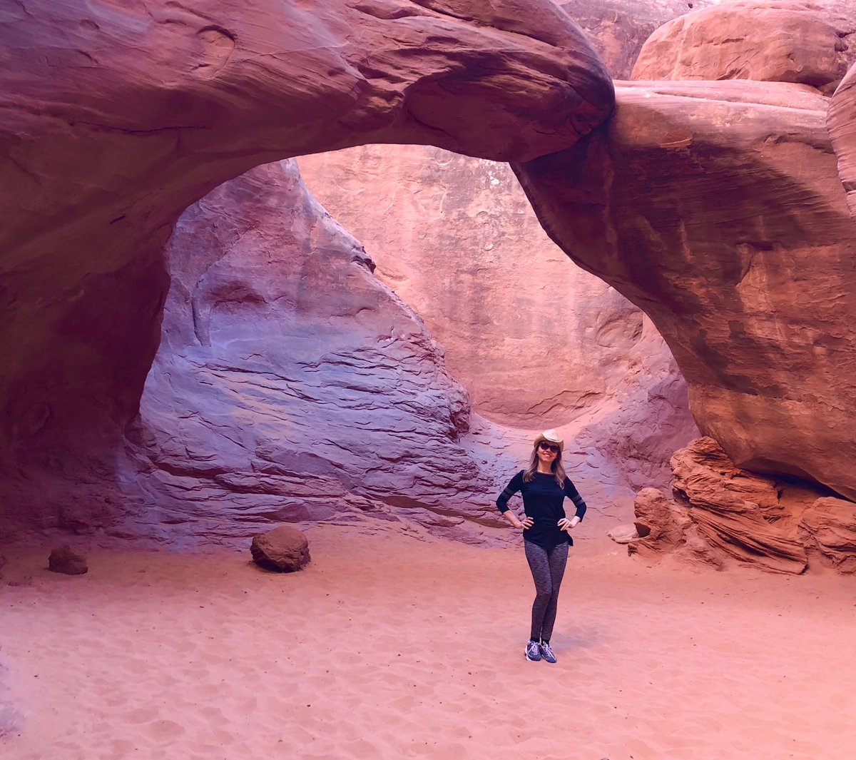 Brenda_Burch's tweet photo. The Sand Dune Arch in Arches National Park is amazing! Coral pink silky sand in the middle of rock formations. So cool!
#SandDuneArch #ArchesNationalPark #Moab #Utah https://t.co/Iw8iJZW42C