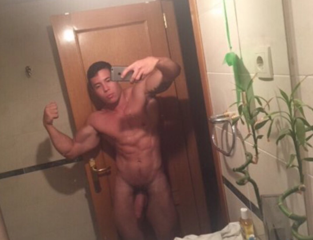 MaleActiveSex's tweet photo. Latin Stud
#Muacle #Stud #MuscleGuys https://t.co/RVHj3yWH8C