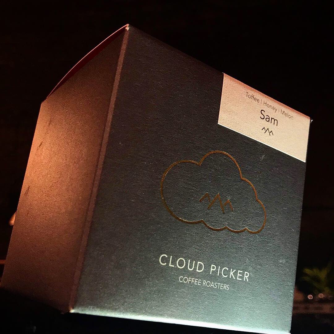 Sanremouk's tweet image. When the branding is as on point as the product, you know you’re onto a winner... ☁️ Our friends at @CloudPickercoff have nailed it!
• • • 
#cloudpickercoffee #cloudpicker #coffeeroasters #dublin #wearesanremo #branding #packaging #simpleisbeautiful #coffee #WednesdayWisdom