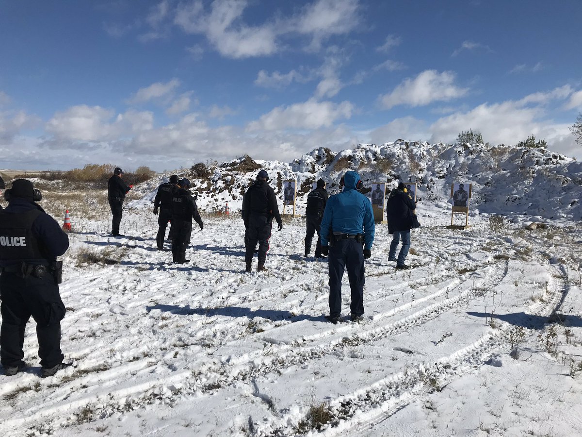CstAaron's tweet photo. @MJPolice Beautiful day for training!! #CityMJ #blocktraining #coldandwindy https://t.co/jYyicIoWRy