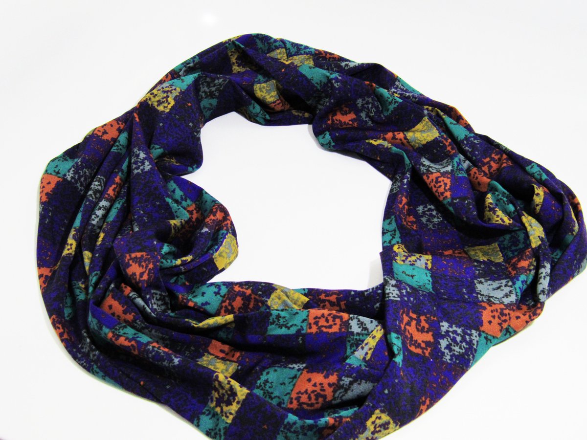 GVRDesigns's tweet photo. Great Fall Style Infinite Circle Scarf Availible at GVR Designs #fallscarves #fallscarf #circlescraf #handmade #handmadefashion #fallstyle #gvrdesigns https://t.co/Kdvdbmn2HJ