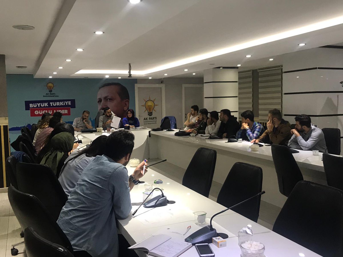 Gaziosmanpaşa Gençlik Kolları haftalık Yönetim Kurulu toplantımızı gerçekleştiriyoruz. 
Yeni projeler ve güzel işler için bir aradayız✋
@YavuzYilmaz055