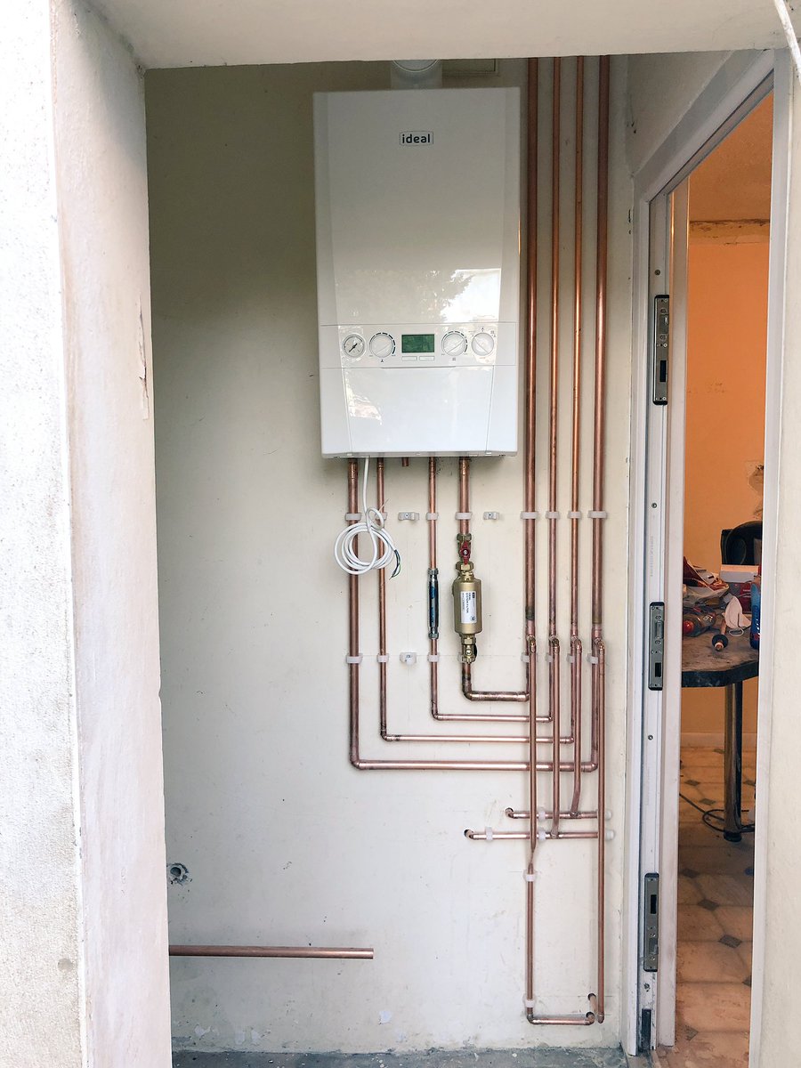 GDHeatingAndGas's tweet photo. Today we made a good start installing this Ideal Logic MAX, just Gas, Condense, Test & Commison left to do.
We really enjoyed fitting the Logic MAX.
#TeamIdeal #Ideal #LogicMAX #Bournemouth #Poole #Dorset #GDHeatingAndGas
@ideal_heating @ideal_ian @Dgatesidealuk https://t.co/GQWwryyE7Y