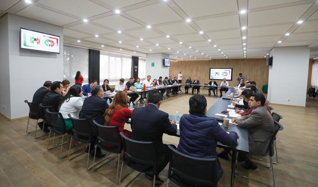 Region_3EdoMex's tweet photo. El día de hoy en reunión de trabajo con el CEN de la CNOP para revisar el plan de trabajo de los próximos meses. Vienen cosas muy buenas. #FuerzaCNOP @CNOPNacional @arturozamora https://t.co/hgKKjvLszQ