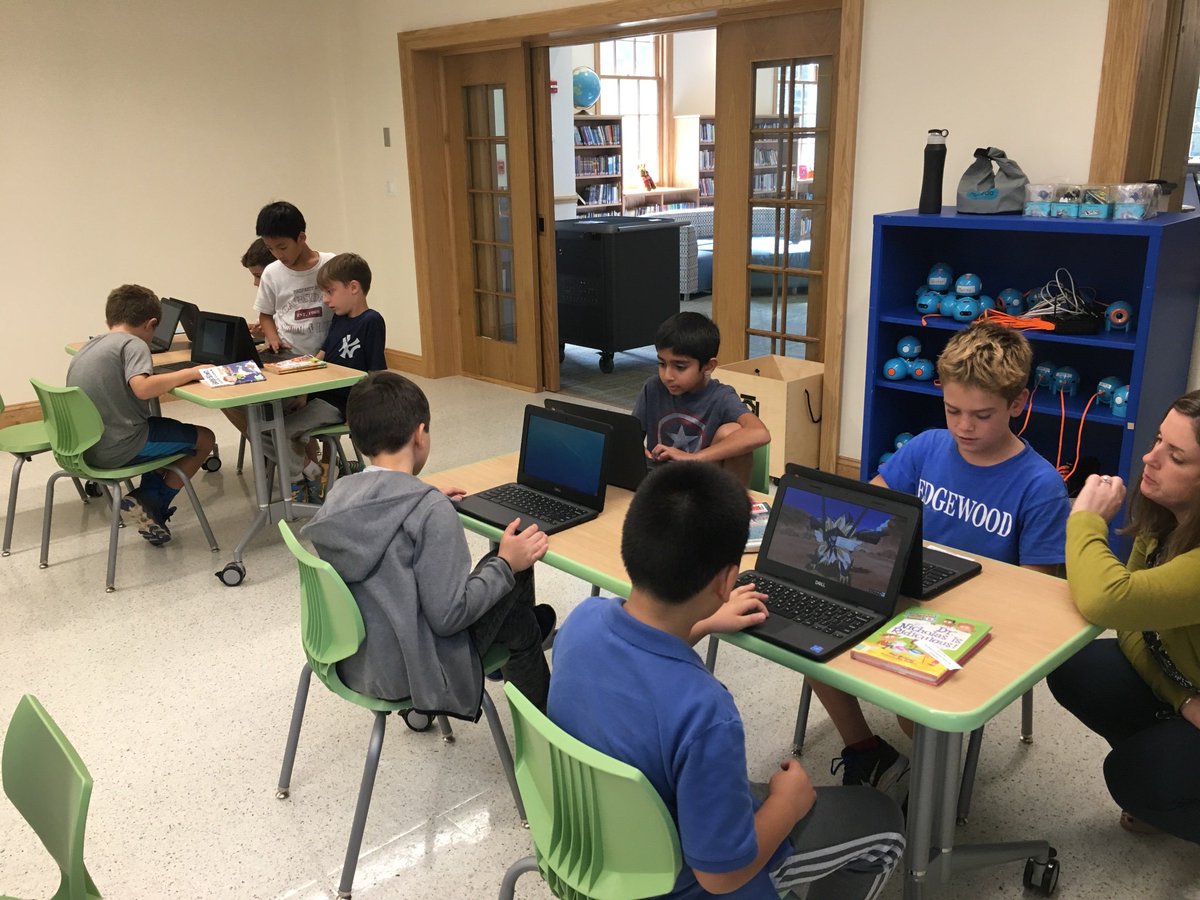 EDMrsHuang's tweet photo. We received our brand new Chromebooks! 💻Thank you @mrtomizawa and @MrsTurner0716 for showing us how to get started and how to use it appropriately. We can’t wait for our first project! #edgewoodproud https://t.co/U2QXkhnwit