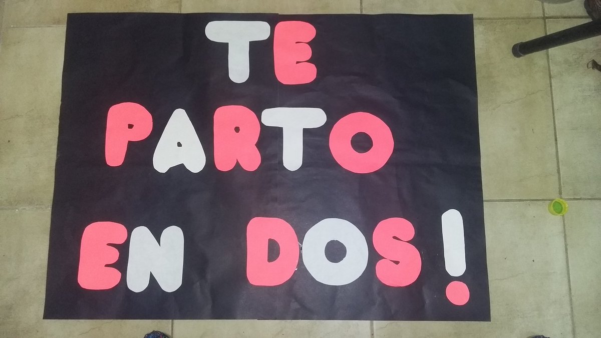 natujmenez's tweet photo. @Ricardo_Arjona Te dejo x aquí mi cartel 🙈🙊 ya que no tendré la dicha de verte está vez!!!😢Besos desde Tucumán!!! 😗😍 https://t.co/jT4hjPxl33