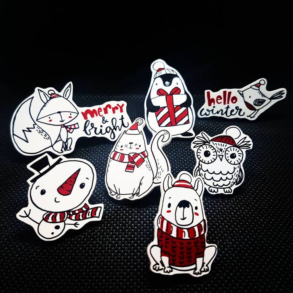 DinkyInkShop's tweet photo. @HandmadeHour After taking some 'me' time off ... Dinky Ink is back and I've brought with me a little Christmas Pin Crew https://t.co/kiAWj6wS8L  via @Etsy   #Handdrawn #handmadehour https://t.co/0p9gztKlxM