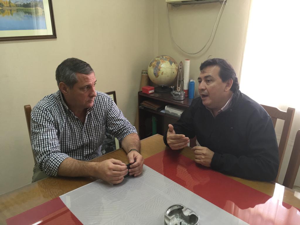 EguiBenitez's tweet photo. Visitamos en Goya junto al Gob. Gustavo Valdes la  textil Emilio Alal  SA. Desde 1914 apostando al desarrollo de Ctes. Generando 250 puestos de trabajo. https://t.co/Ibmj2NJ7YY