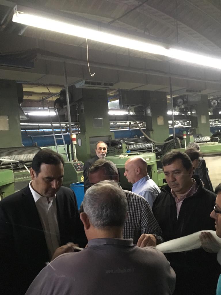 EguiBenitez's tweet photo. Visitamos en Goya junto al Gob. Gustavo Valdes la  textil Emilio Alal  SA. Desde 1914 apostando al desarrollo de Ctes. Generando 250 puestos de trabajo. https://t.co/Ibmj2NJ7YY