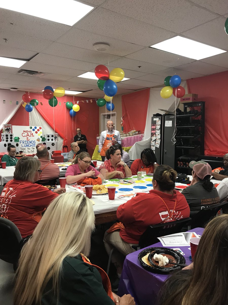 angelaricard3's tweet photo. Great Celebration 🎉 of Associates at 6545!!!  Recognition, food and fun‼️😊CAM and FRIENDS Luncheon‼️🎉🎈🎊 https://t.co/LTNeqK9Kpm
