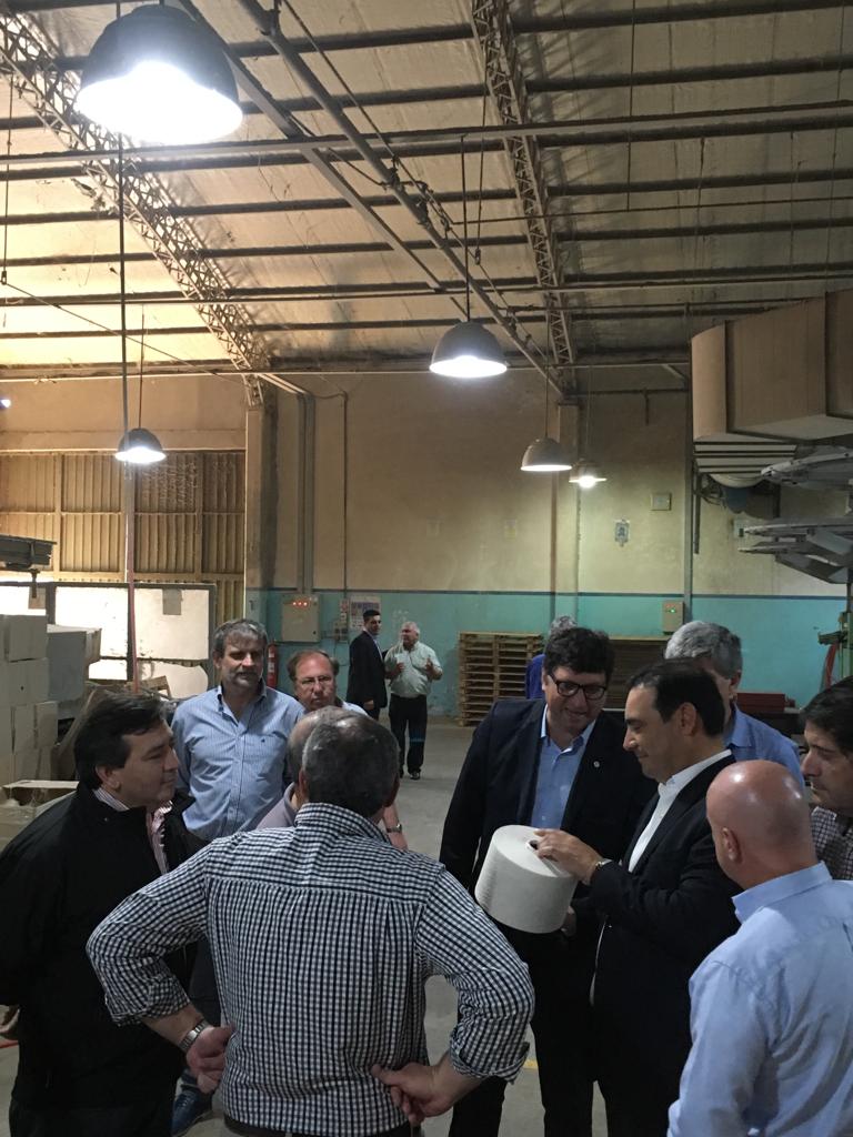 EguiBenitez's tweet photo. Visitamos en Goya junto al Gob. Gustavo Valdes la  textil Emilio Alal  SA. Desde 1914 apostando al desarrollo de Ctes. Generando 250 puestos de trabajo. https://t.co/Ibmj2NJ7YY