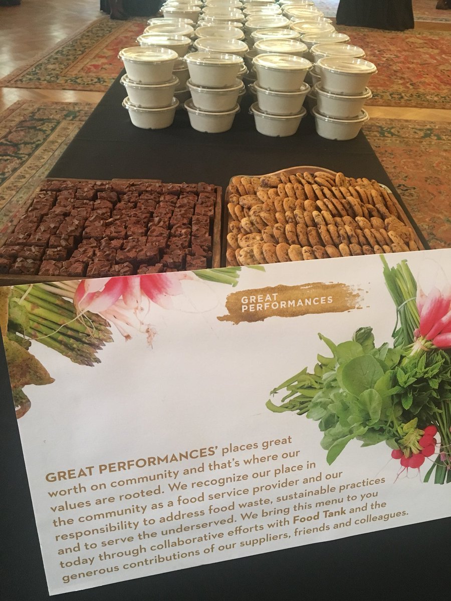 perezxpaula's tweet photo. all event food spreads should look like this! @foodtank #FoodTank #foodtanksummit https://t.co/mSVXYxrfip