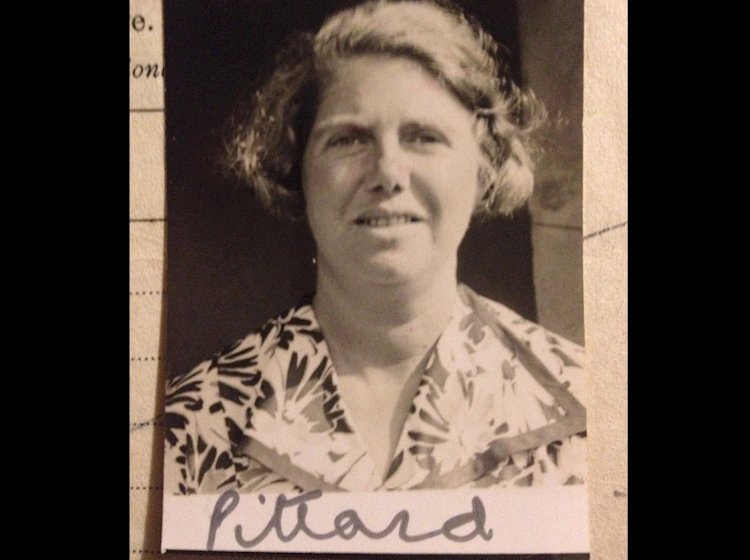 TheHistoryPress's tweet photo. The heroine of #OperationBasalt, who assisted the British raid on #Sark #OTD 1942 https://t.co/eGlOiXR6t7 https://t.co/hG6XVtMVRZ