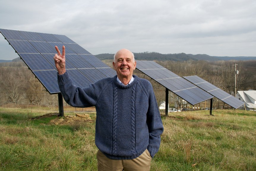 Heifer's tweet photo. In a recent @nytimes interview, Wendell Berry says we are already suffering from a failure to embrace and nurture small-scale sustainable farming.

10 years ago, he spoke to Heifer's magazine about similar fears regarding industrialization.
https://t.co/LfpbLnClOJ https://t.co/qaFiLfZoJ1