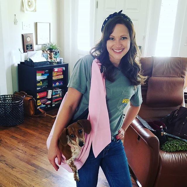 alfie_pet's tweet photo. Getting ready for travel with Mommy in the Chico Sling! 📷: @abatson
.
.
.
#doganxiety #chewy #dogcarrier #alfiepet #dauschund #dogproblems #mydog #dogmom #petsupplies #chewydog #petsling #dogattachmentissues https://t.co/vkqR7pWps4