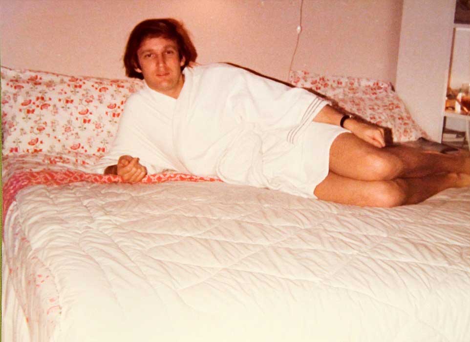 scottjohnson's tweet photo. I don't get why my presidential text message was so different than the rest of you. See attached. https://t.co/tLPBsMfQX8