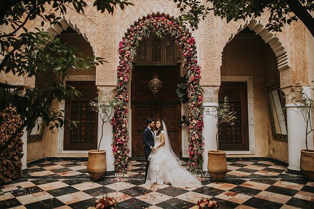 Once upon a time in Marrakech... 🖤✌🏾
-
Venue @elfennmarrakech
Planner @boutiquesouk
Makeup @studiocon2r
Hair <a href="/snjezanacefko/">SNJEZANA CEFKO</a>.hair 
Video @gione.silva ift.tt/2OB49vM