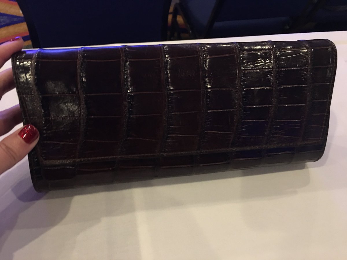 gizzelleakin's tweet image. Thank job @Rapid_Scale for the amazing Alligator clutch!!!! And all the great info on #daas #channelconnect #drivetoconvergence