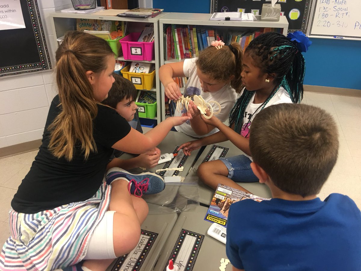 MannerClass's tweet photo. We worked so hard today building our models of our pre-historic creatures! We used team work to problem solve and create. Then we used #kidrex to research a little more. @wustlisp @BTEWolfPups #MySci https://t.co/YDF1ouWoVW