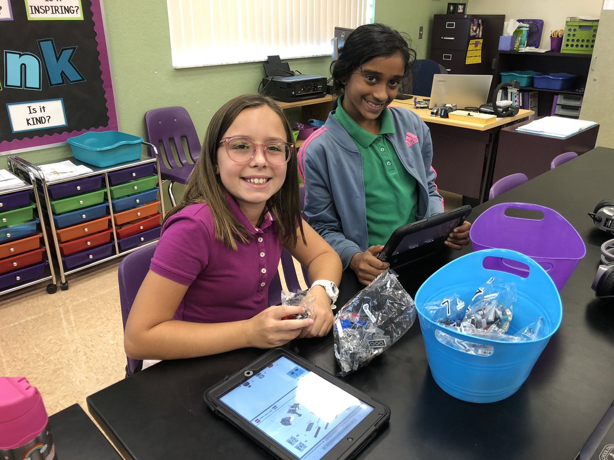 purple_eduGATOR's tweet photo. BLAST OFF! Gator Bots have officially started the challenge Lego build! #gatorbots #FIRSTLAUNCH2019 @ElbridgeGaleES https://t.co/QNDrrUjTCF