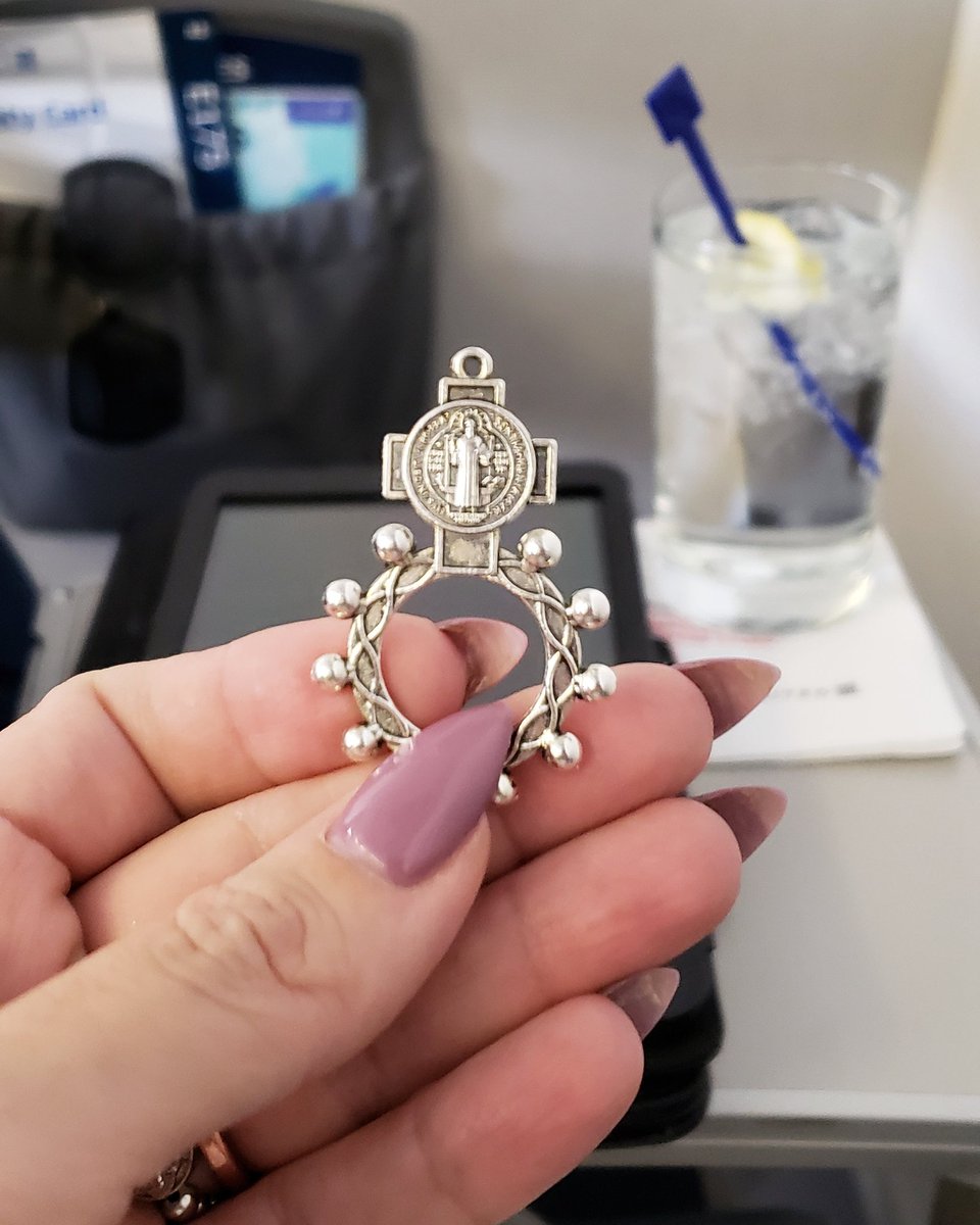 PrayerPassports's tweet photo. #WellnessWednesday and food for my soul, my favorite traveling companion ~ #Rosary ring. Pray in public, send a quiet, confident message of who you are. Our faith  is not a contraband.

#GraceOnFire🔥 #CatholicandProud https://t.co/H0bM8SKUqH