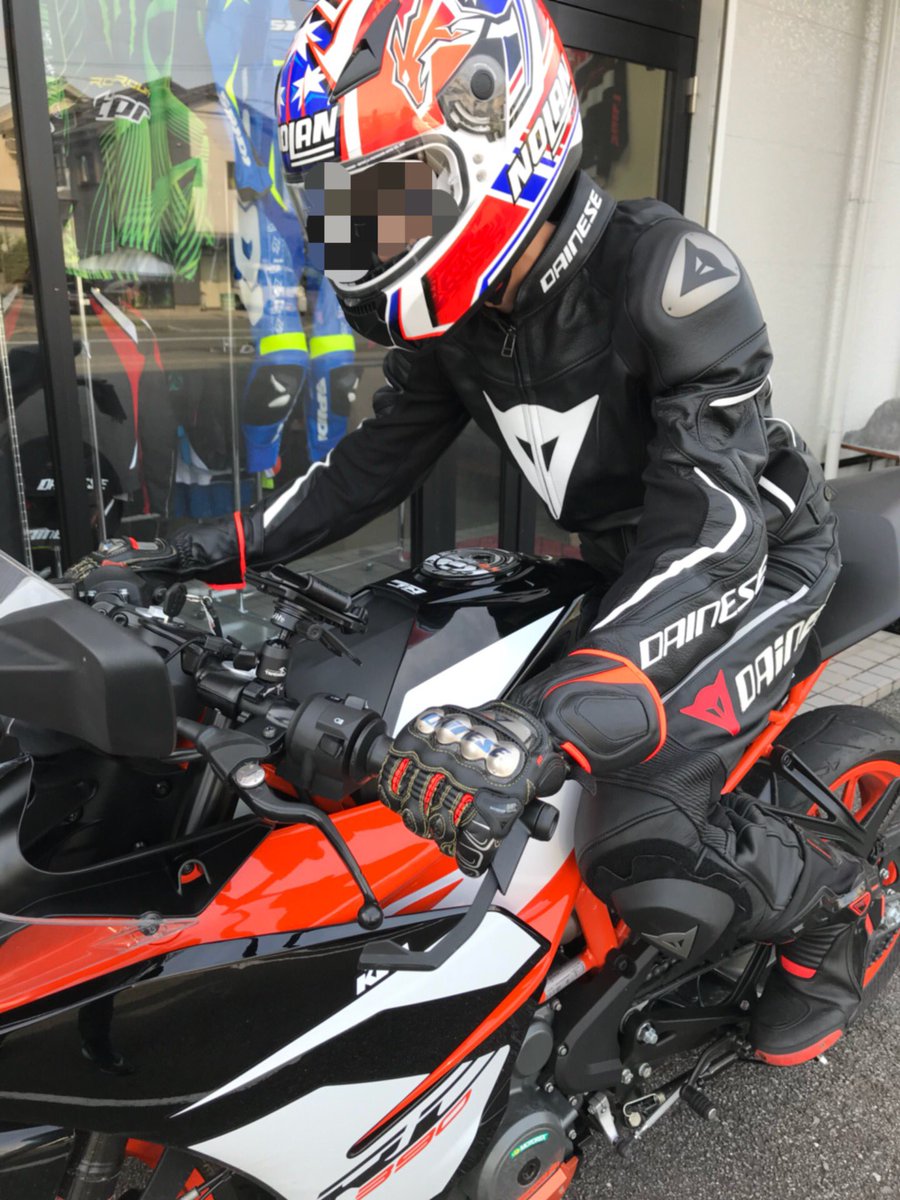 ギアチェンジワールド 初めてご来店した時 身に付けていたバイク用品は ドンキホーテのヘルメットのみ 現在はフルdaineseにnolan マシンはktm All海外製品 変わったねぇ まさにchange World