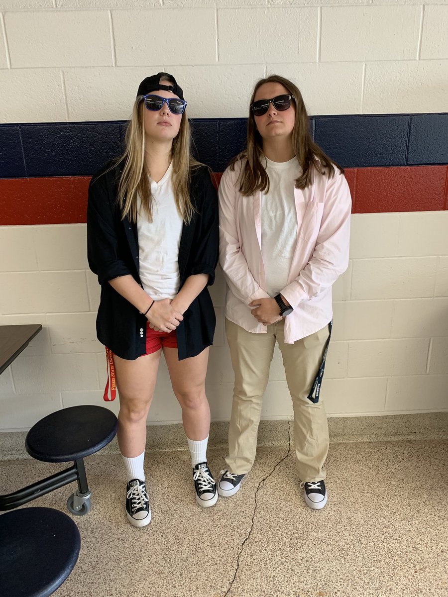 HaleyBennett409's tweet photo. Bros before hoesπͺπ½β€οΈ #SEN19R #fhs19 https://t.co/1EYmuAH5ut