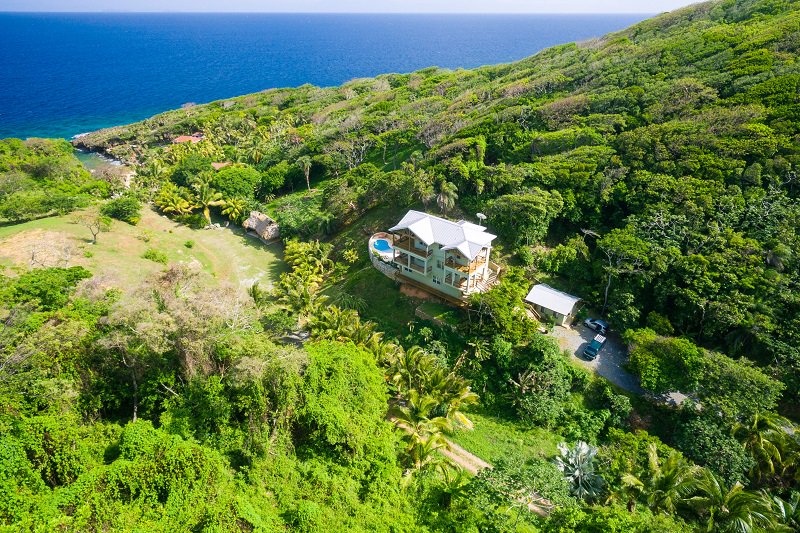 LalizeRoatan's tweet photo. How beautiful is this jungle view? Stay at L'Alize on your next #RoatanVacation to experience it for yourself!
#RoatanHotels #WestBayVacationHomes #CaribbeanVacation #IslandParadise https://t.co/gBFU5S5ZpP