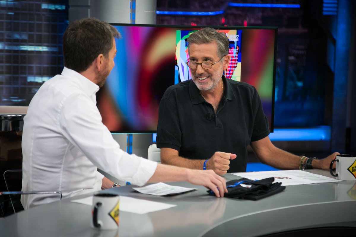 Este Viernes a las 20h en el <a href="/Teatro_Real/">Teatro Real</a> habrá un concierto benéfico #LuchaDeGigantes. Consigue tus entradas en luchadegigantes.org o llama al 900100822. Cuando compras una entrada, estás salvando una vida de un niño <a href="/AraMalikian/">Ara Malikian</a> <a href="/ivanferreiro/">iván ferreiro</a> @ChambaoOficial #EmilioAragónEH