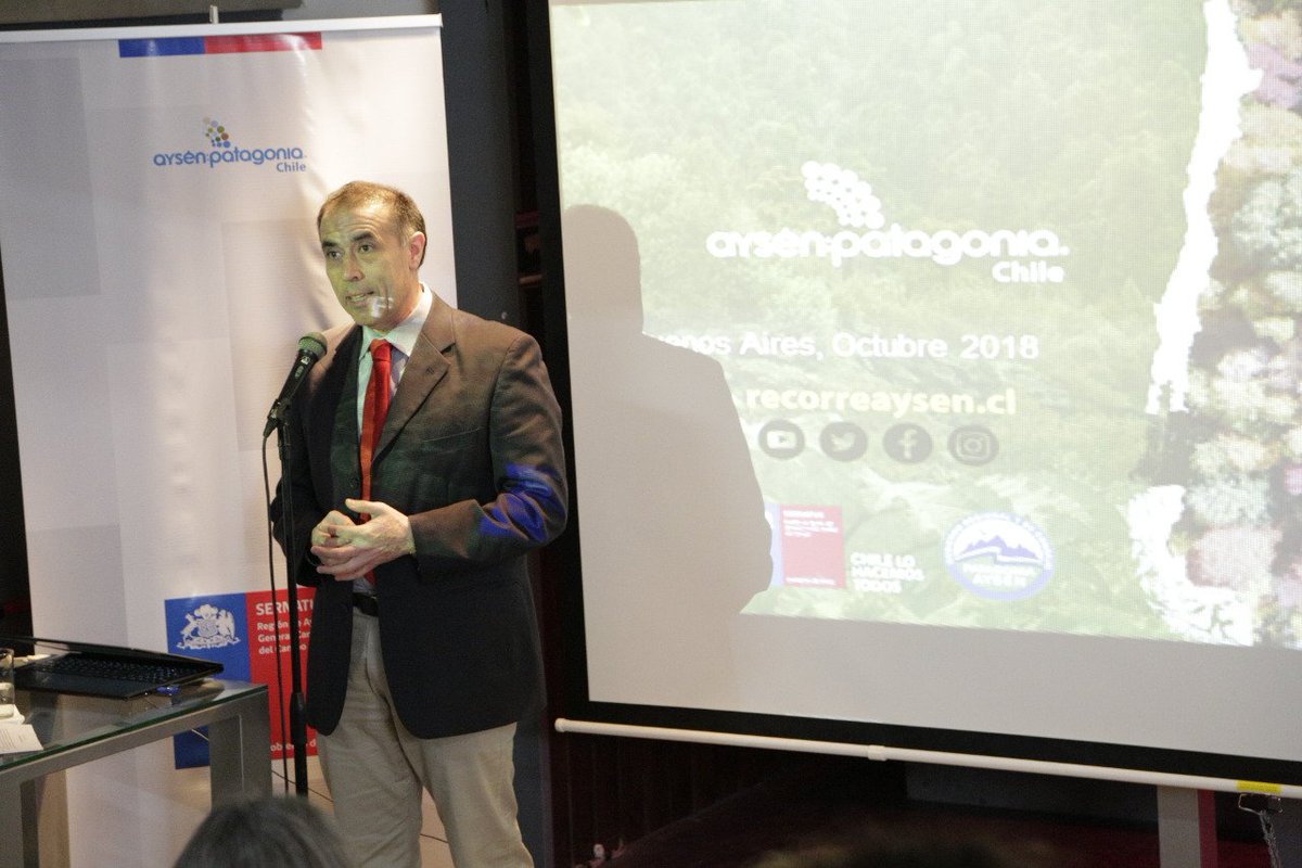 sernaturaysen's tweet photo. Embajador Sergio Urrejola junto a Juan Paez Director @prochile_ar dan inicio a la presentación del Destino #AysénPatagonia en Argentina #CCMATTA
#WorkShop en Buenos Aires https://t.co/nDy13ertf9