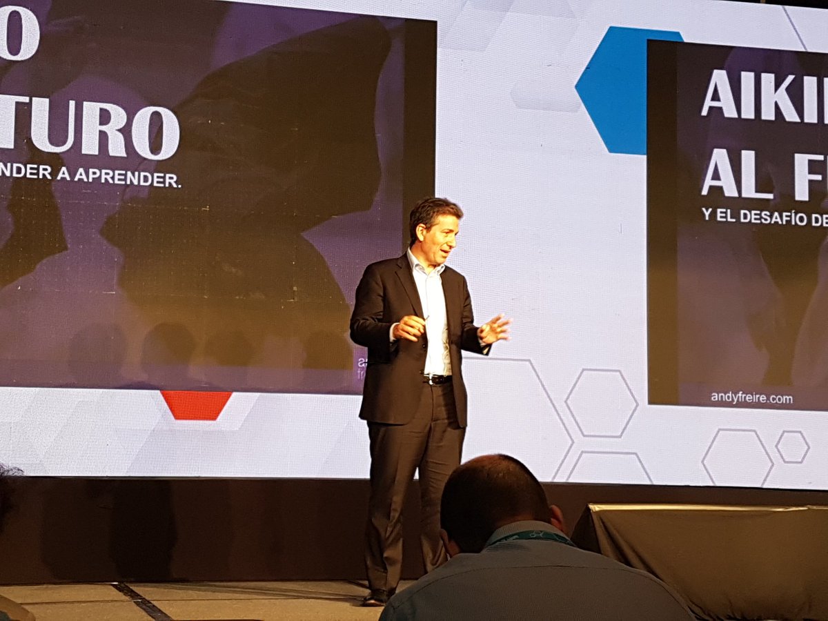 jmferpa's tweet photo. La presentación de @andyfreire en el #TICF2018 https://t.co/UBizDY2FtB