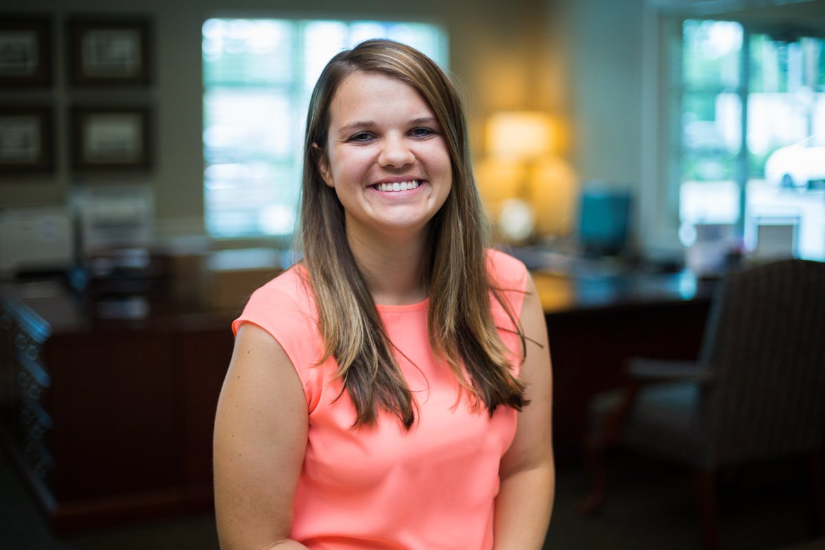 AmericanBank_BG's tweet photo. Our customer service reps make sure our customers get the best service! Don't believe us? Come in and meet Kirstin at our main office! She's awesome :) #communitybank #Kentucky #customerservice #banking https://t.co/PtZRWDxpjb