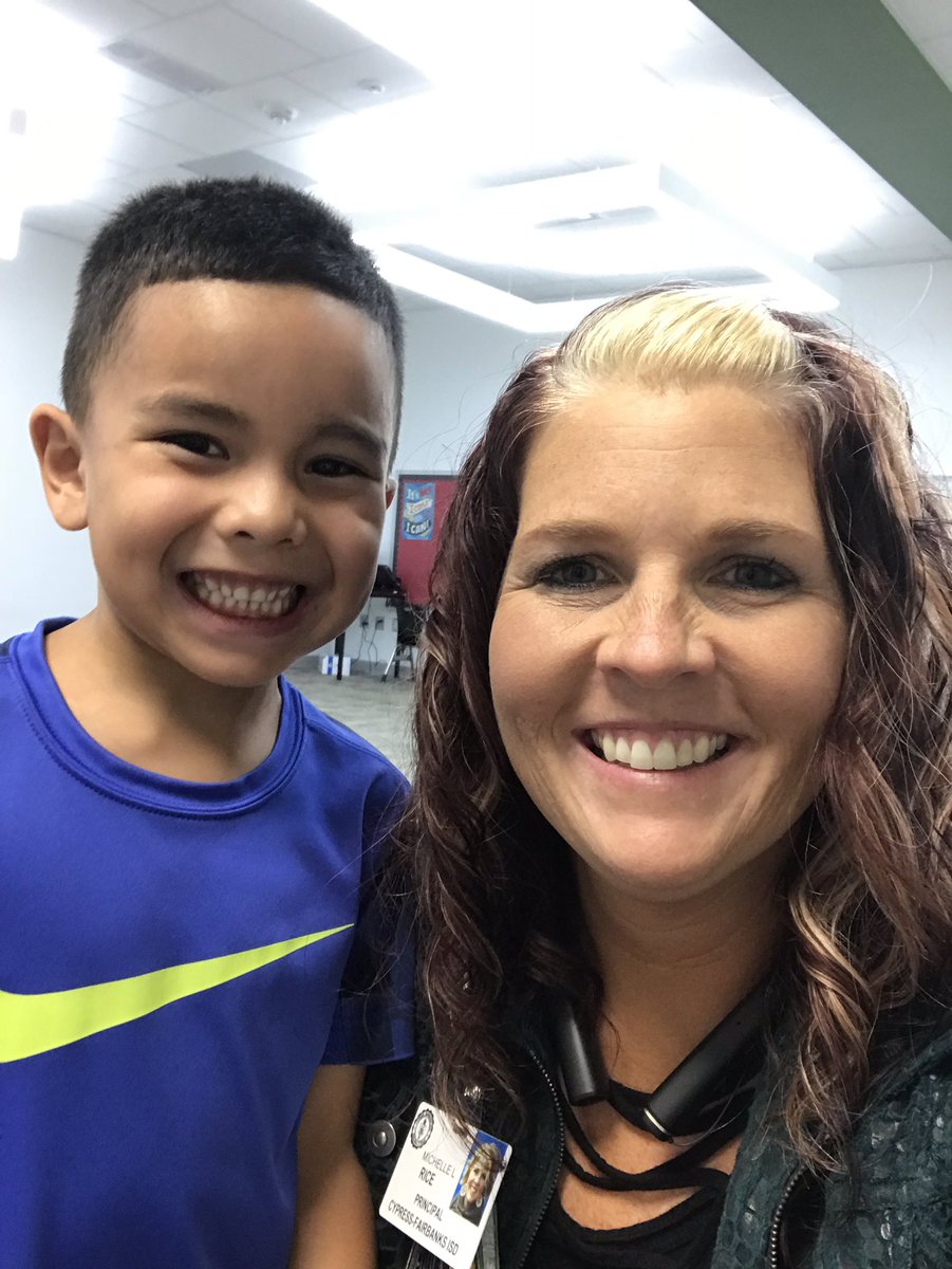 ChelleLeigh75's tweet image. Loved celebrating the #positivereferrals of Kai and Cora today.  Way to #BeAHooverHero and show your #CFISDSpirit!  @CyFairISD @HooverCFISD