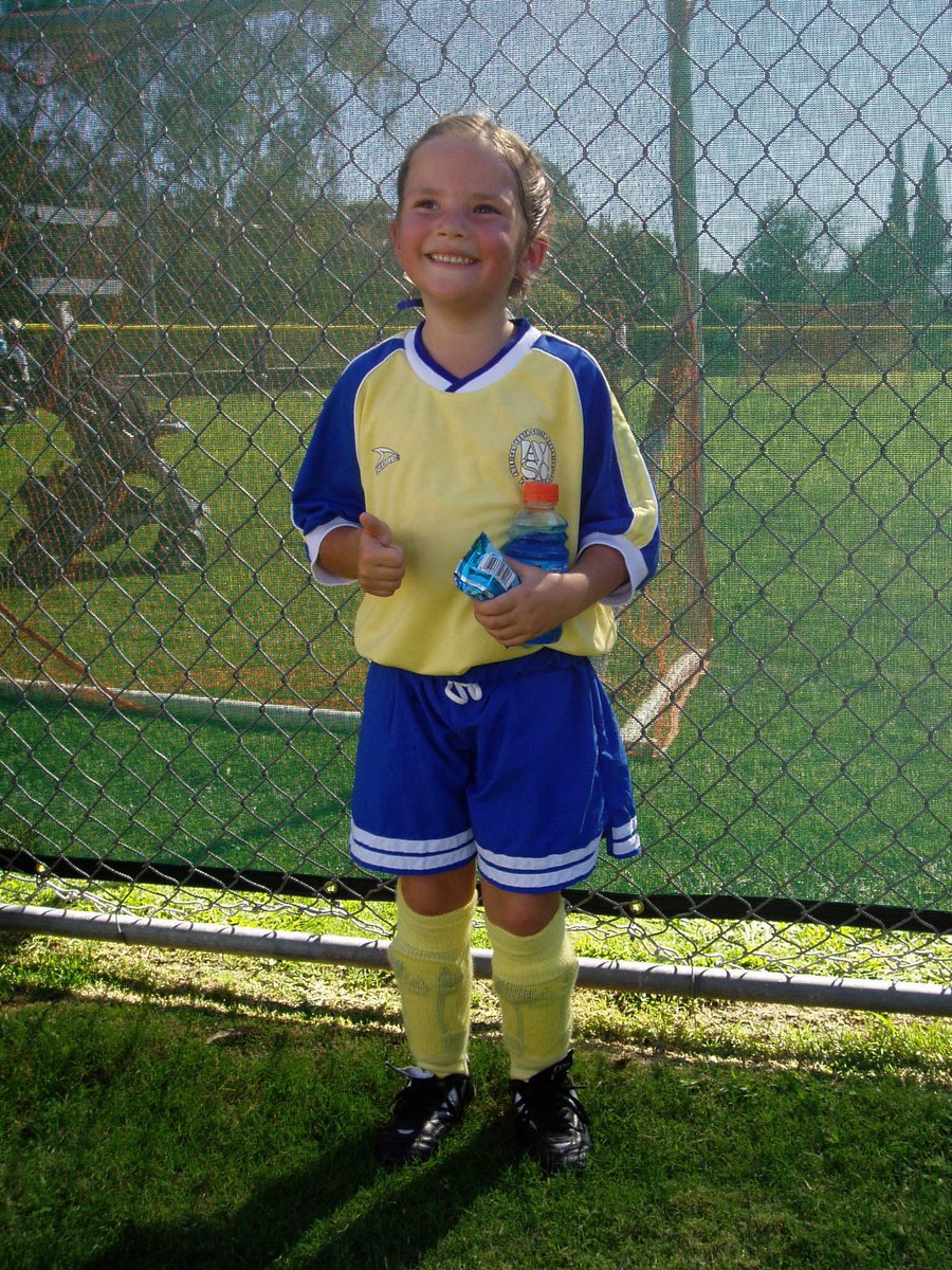 MastodonWSoccer's tweet photo. We’ll give you one more for the day! @kroger_hannah has always been a baller! #YoungDons https://t.co/BMJMGf0fZo