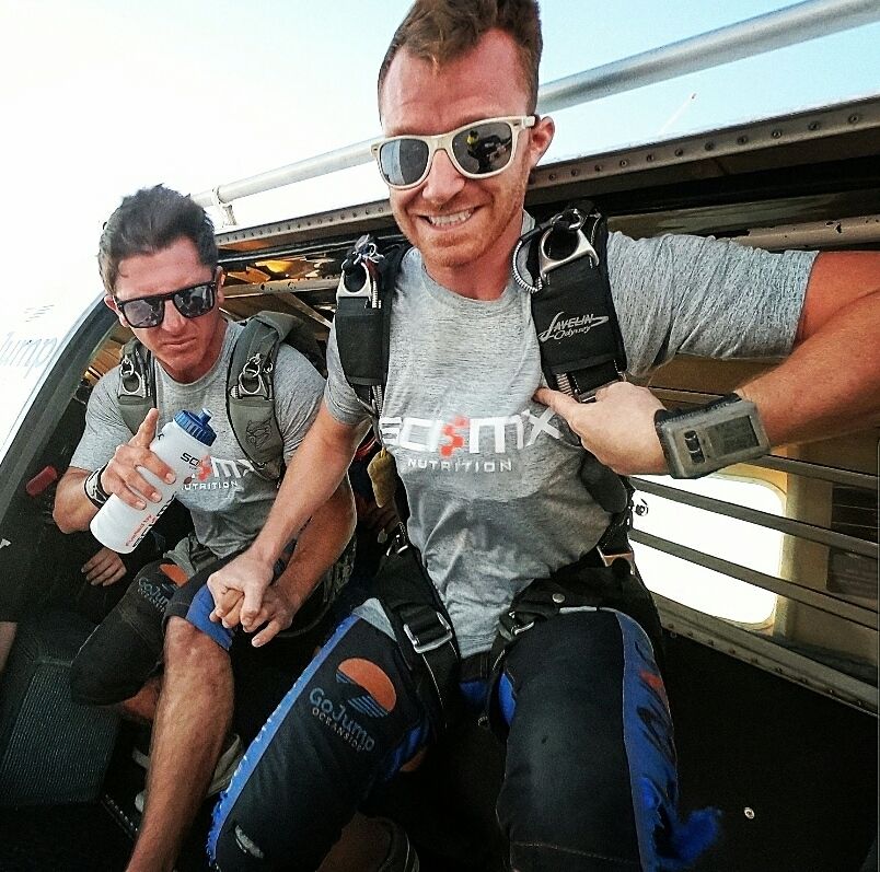 SCIMX's tweet photo. If you ever wondered if our Active Tee's could perform at 15,000ft...
YES they can ββ
@danny_kellyuk
#teamscimx #scimx #gojump #skydive #tshirt #california #teamskydive https://t.co/YneeN3S5by