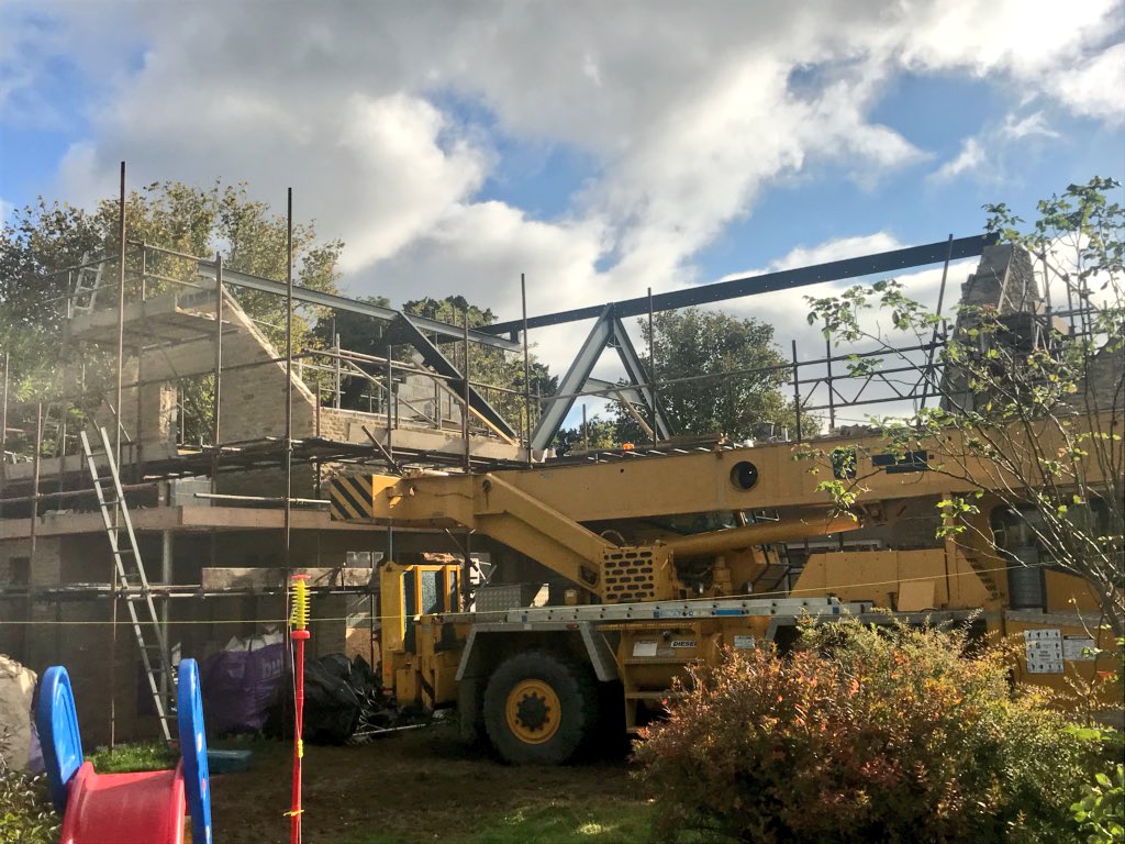BaldwinConstruc's tweet image. Delivering, lifting and installing some steels for a local house builder in Hullavington today. If you’re in need of affordable, local crane hire get in touch! baldwinconstruction.org.uk #steel #erectors #crane #hire #house #building #heavylifting