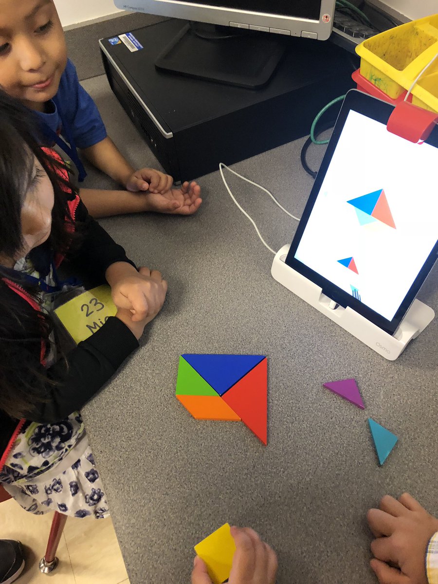 Tobi0822's tweet image. @PlayOsmo Ss are learning to match tanagrams to make shapes. @FARIASECC @HISDEdTech @HISDECH @vdelgadofarias #TechnolgyRocks