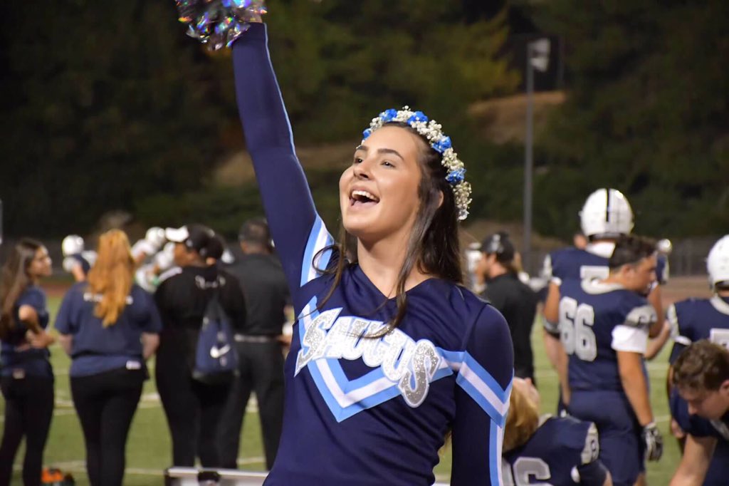 enright_jodie's tweet photo. My girl... #SHScheer #FNL #SHSFB https://t.co/1jr1R40RLF