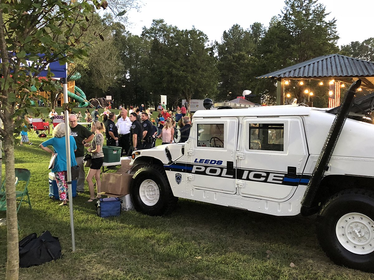 EveryoneLeeds's tweet photo. Great evening at Leeds National Night Out!  Check out the full photo gallery @ Everyone Leeds on Facebook!  #NationalNightOut2018  #EveryoneLeeds https://t.co/5MCXhl4api