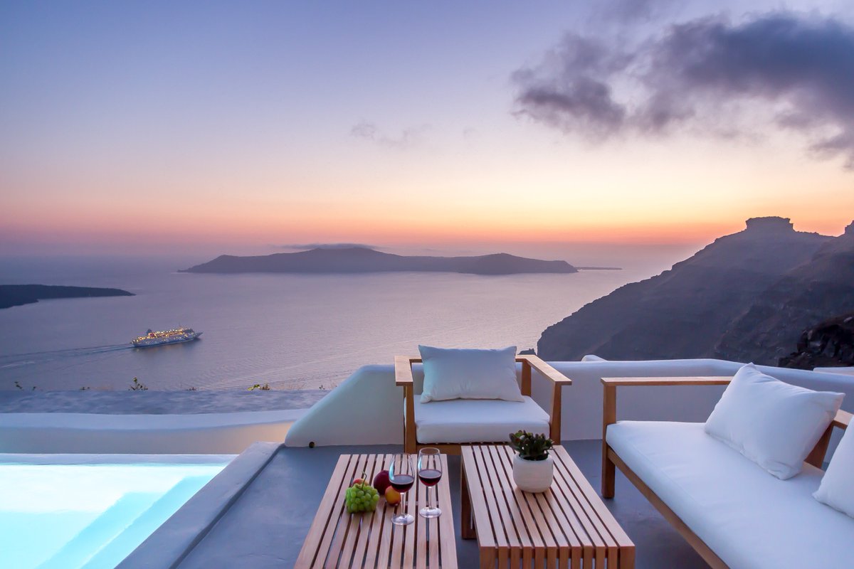 Bright Blue Villas tweet media