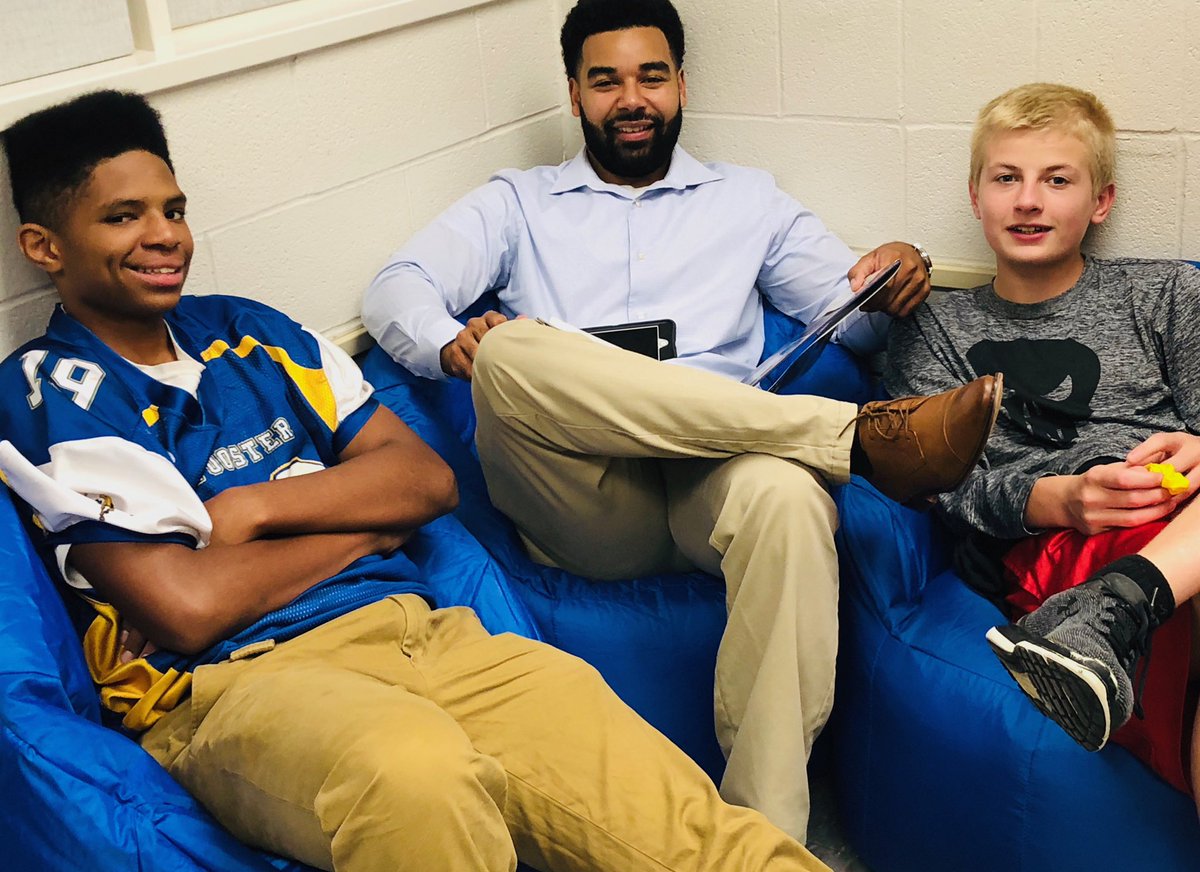 mwftraining's tweet photo. One step closer to settling in! The beginning of the Cozy Corner 😌📕
#theclubteencenter 
#bgcw https://t.co/Pr8JkCk8UN