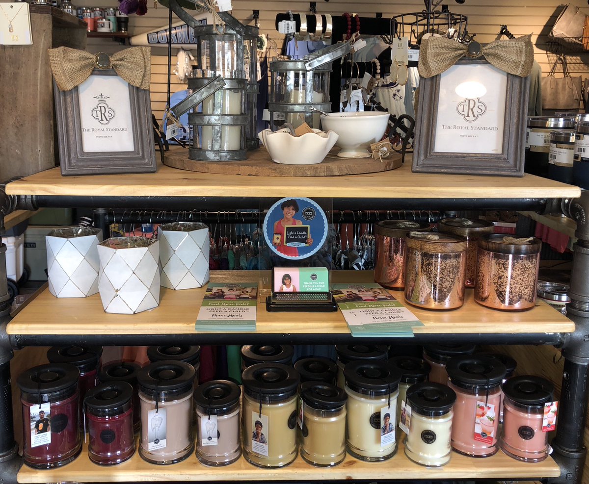 Geartwogo's tweet photo. Tons of Super Cute Home Decor !!! 🏠 #getitallatgeartwogo #shopg2g https://t.co/Rq1BISJKXp