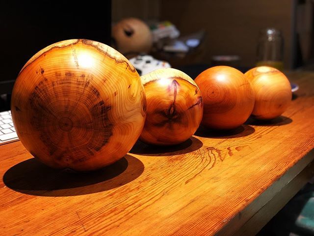 zennormade's tweet photo. Check out my balls. #zennormade

#woodturner #woodturning #spheres #balls #on #the #table #yew #orbs #wooden #wood #woodworking #interior #design #object #form #art #designers #magical #meditation #zen #exo #sculpture #madeincornwall #etsyseller #etsyshop #linkinbio #availab… https://t.co/HX2TR1X4GV