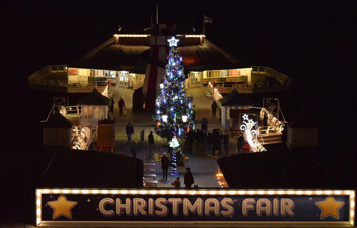 This is #Cromer this evening.
A beautifully created film set shows how romantic it would be to take a stroll along our iconic pier, hand in hand, surrounded by the sound of the sea with a loved one at Christmas time.