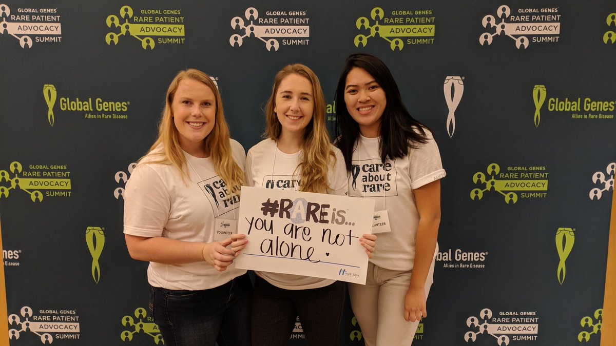 Hey, #raredisease community! I am so honored and thankful to volunteer & to be a part of such an amazing group  @GlobalGenes!👖 As I train to be a #geneticcounselor @KeckGrad, I will also work to be your biggest advocate.  #careforrare #2018GGSummit #gcchat